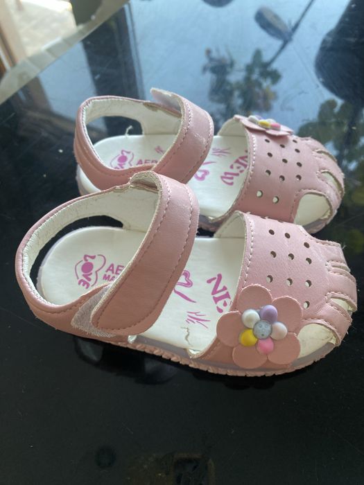 Дестки сандалки за момиче, размер 20
