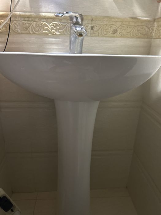 Раковина 60 см со смесителем