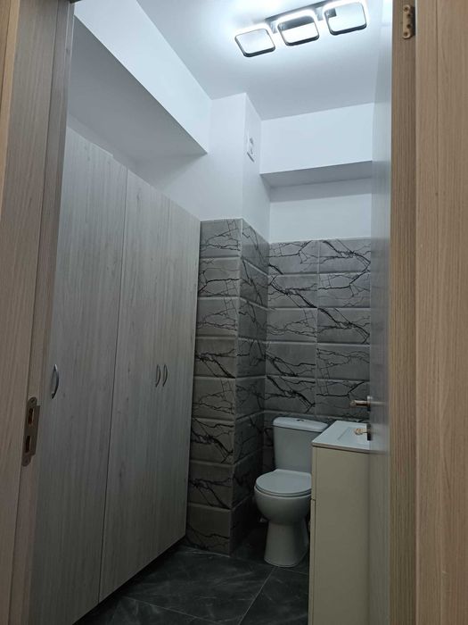 Spatiu pentru servicii inclusiv medicale - parter bloc nou.