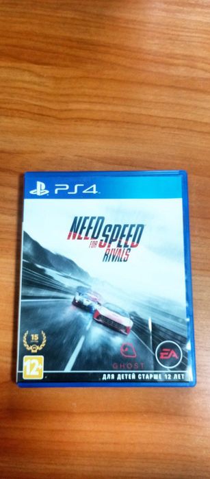 Диски с играми для PS4 / PS5.