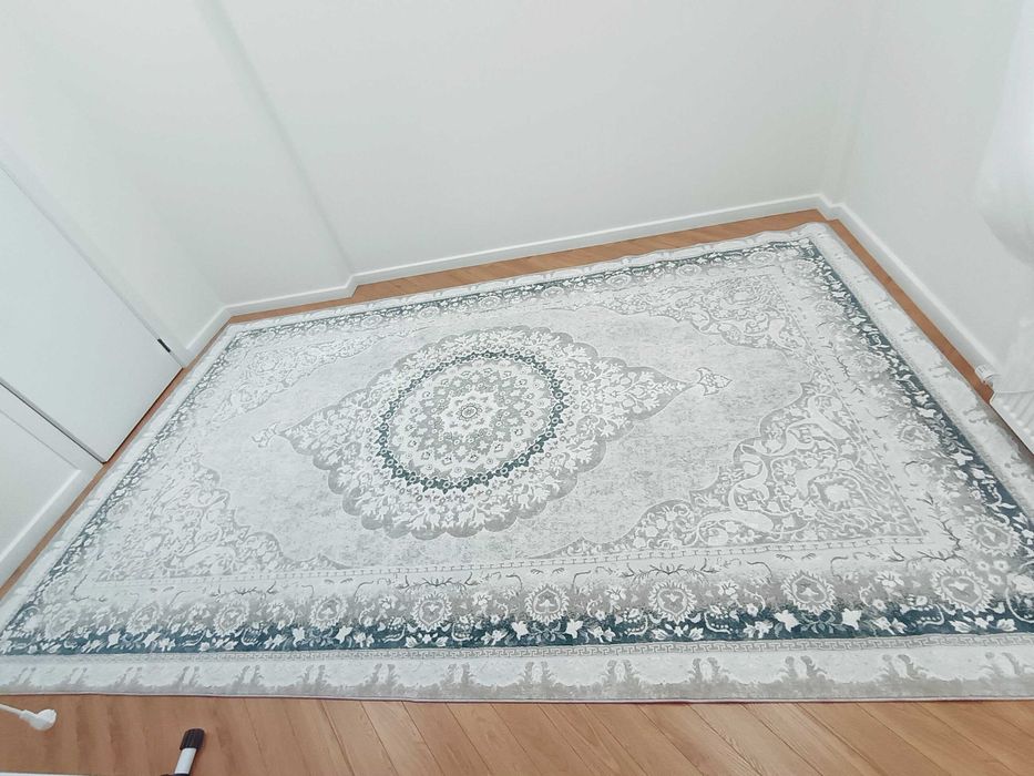 Продам ковер  2,5м х 4м