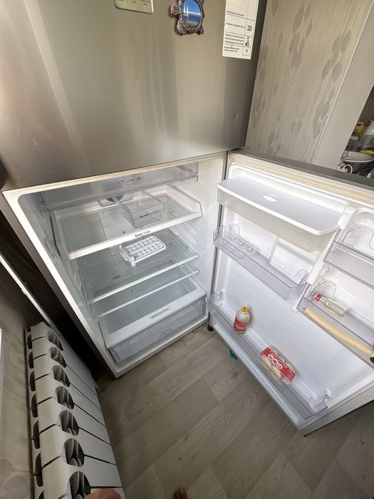 Продается холодильник Samsung
