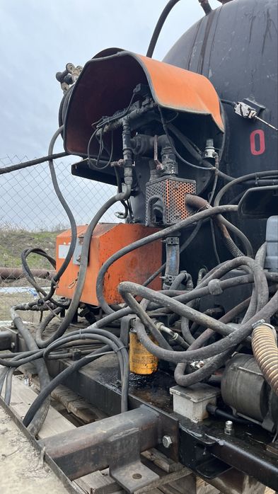 Se vinde raspanditor de emulsie asfalt