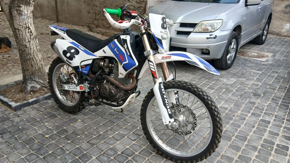 Продам мотоцикл 250 кубов