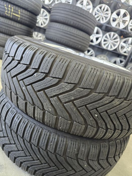 2 Броя 215/55/17 Michelin 7,2mm 23dot