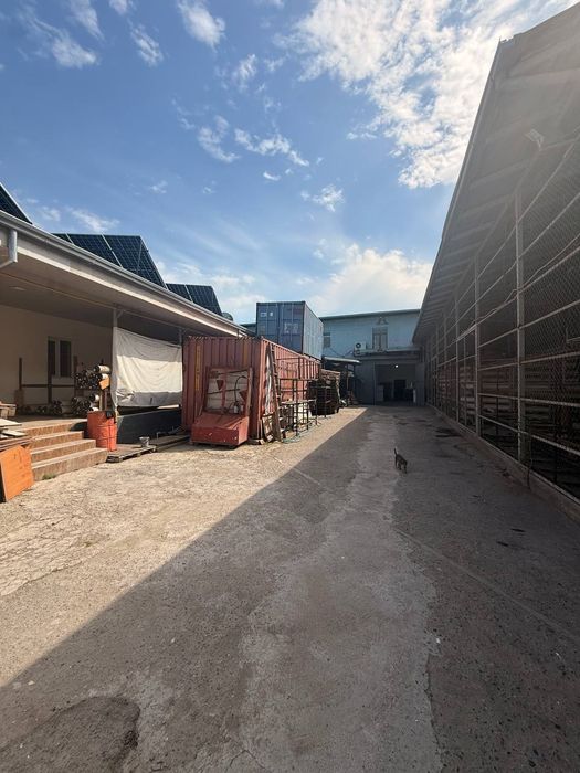 Продается 2х этажный большой СКЛАД 14 соток ор:  Аэропорт массив-5 крг