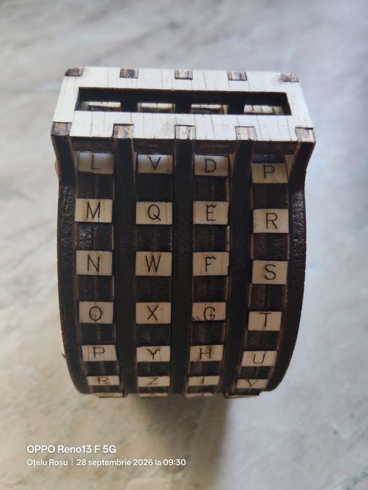 Cutie cu cod/ Cryptex