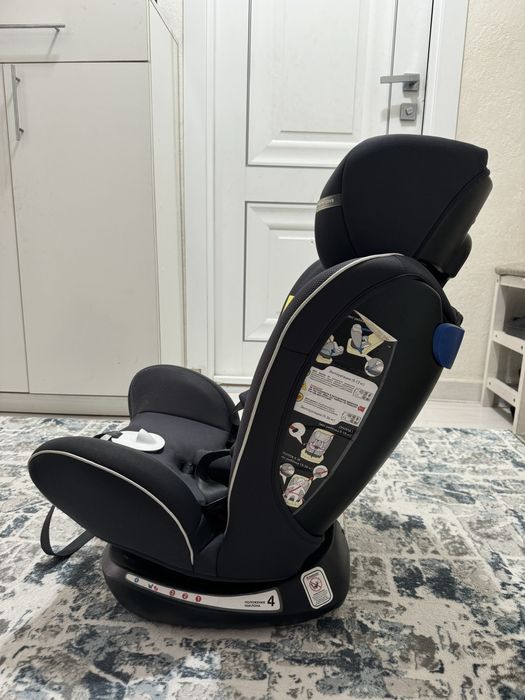 Продам автокресло Hb