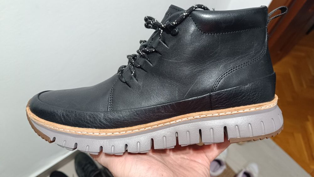 Ghete Cole Haan noi piele 44.5 preț 220 ron