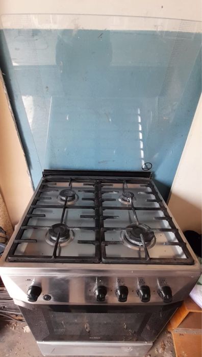 Продам газовую плиту