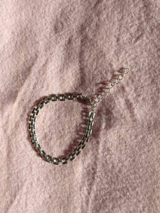 Златни и сребърни гривни от медицинска стомана