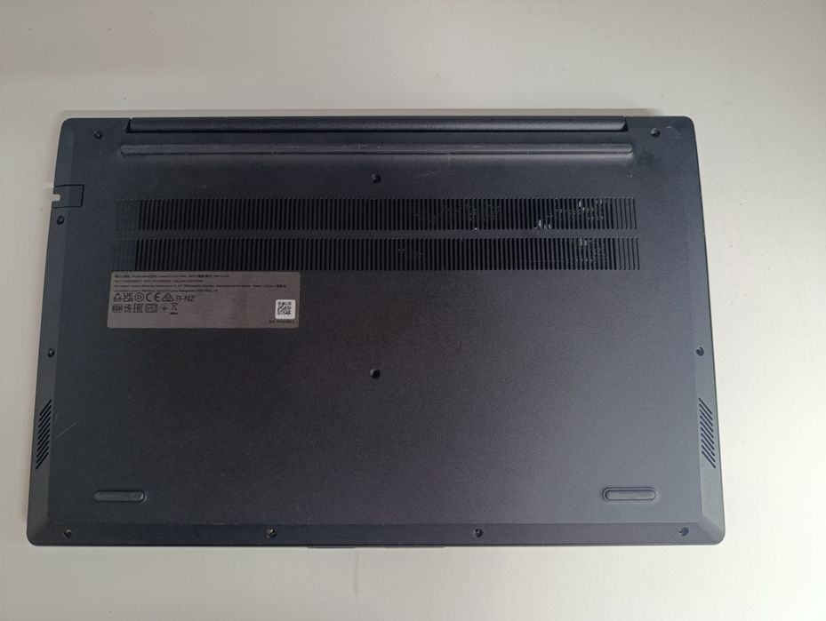 Dezmembrez  Lenovo v15 g4 15.6 ryzen 3 7320 4 nuclee  8gb ddr5