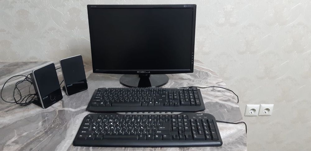 Продаю монитор Hyundai