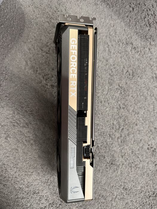 RTX 5080 16GB ZOTAC GAMING OC – ca nouă, performanță extremă