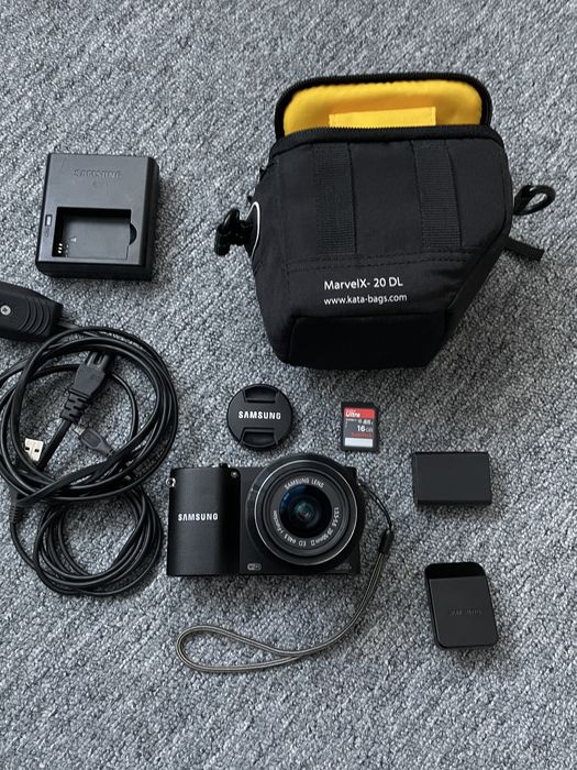 Camera foto digitala SAMSUNG NX1000 Black, 14.2MP CCD, 5x Optical Zoom, 16GB,