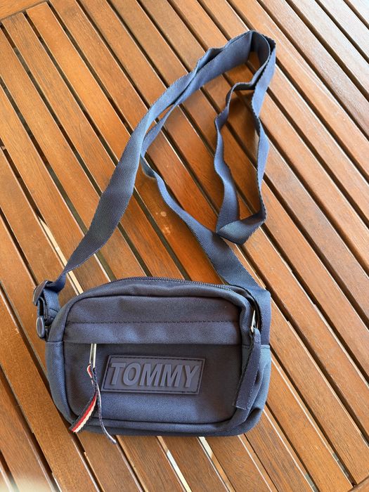 Tommy Hilfeget чанта нова