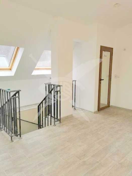 Продава се Офис в Пловдив, Кършияка - 560 кв.м за 831 €/кв.м - Снимка #1