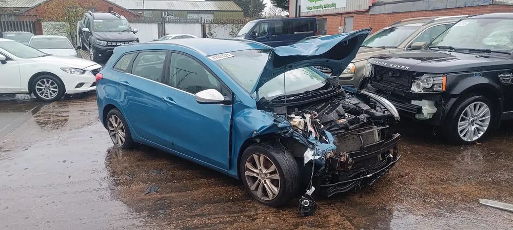 Dezmembrari / Dezmembrez Hyundai i30 (GD) 1.6 CRDi D4FB cutie viteze manuala cod culoare Aqua Blue