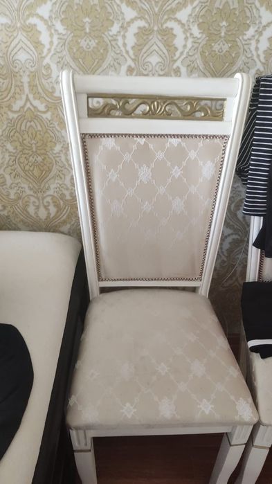 Стол и 8 стульев, комплект.