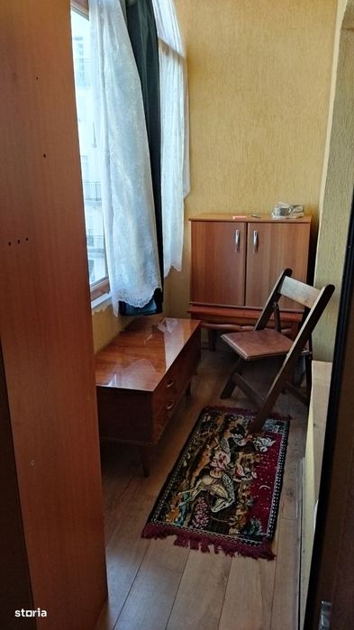 Vând garsoniera 30mp cu logie inchisa 3,2mp