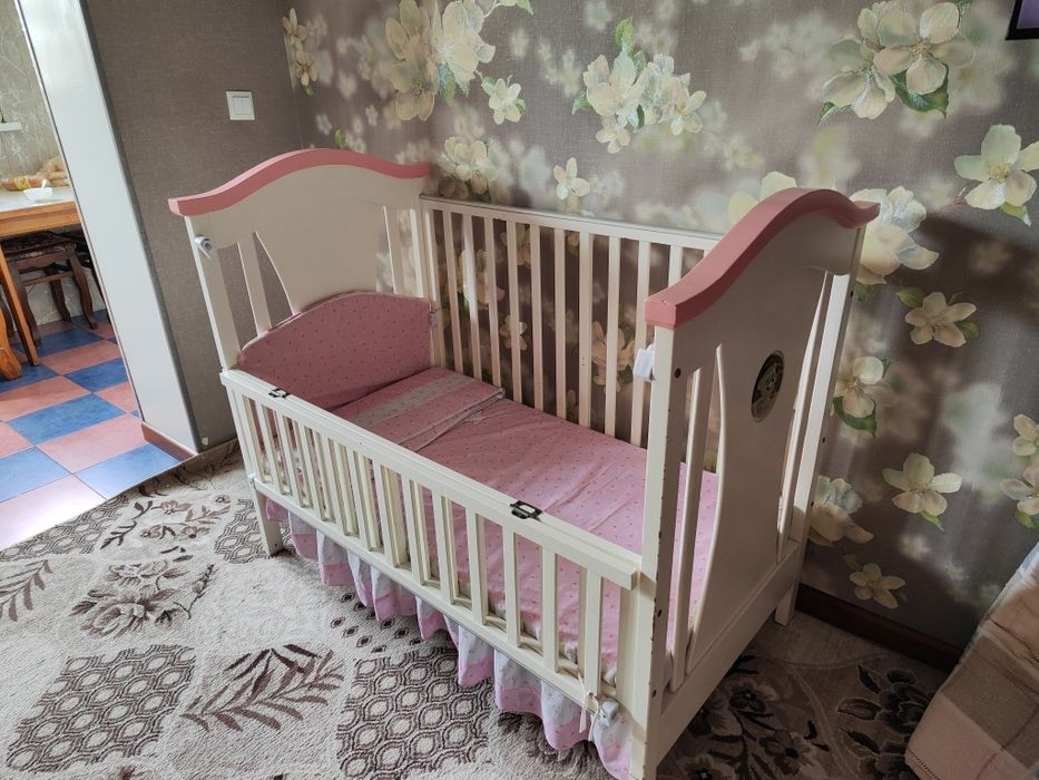 Детская кроватка