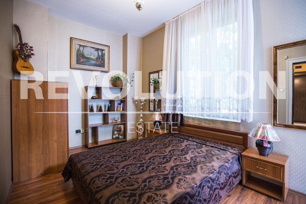 Дава се под наем Многостаен апартамент в Варна, Център - 210 кв.м за 900 € - Снимка #9