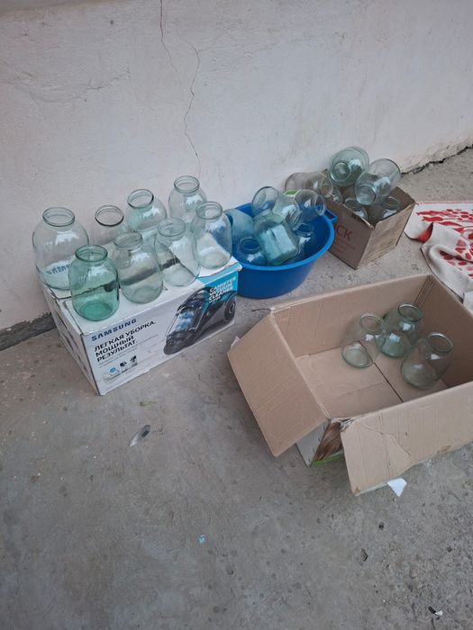 Продается банки 2 л, 3 л