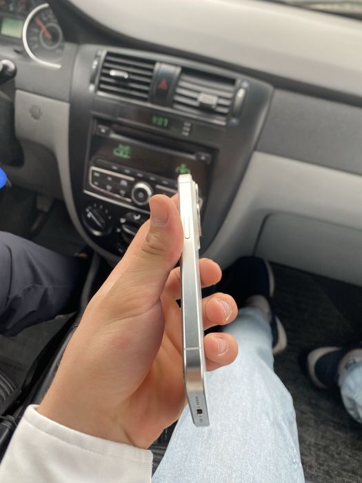 Iphone 15 pro 88% ёмкость