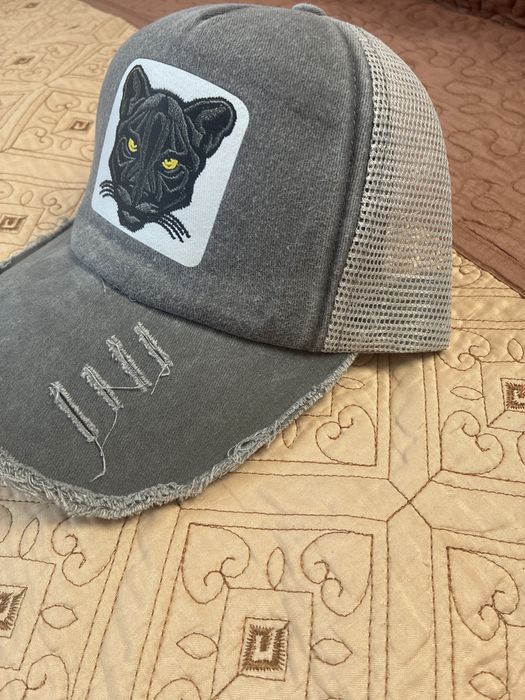 Sapca cu panthera neagra