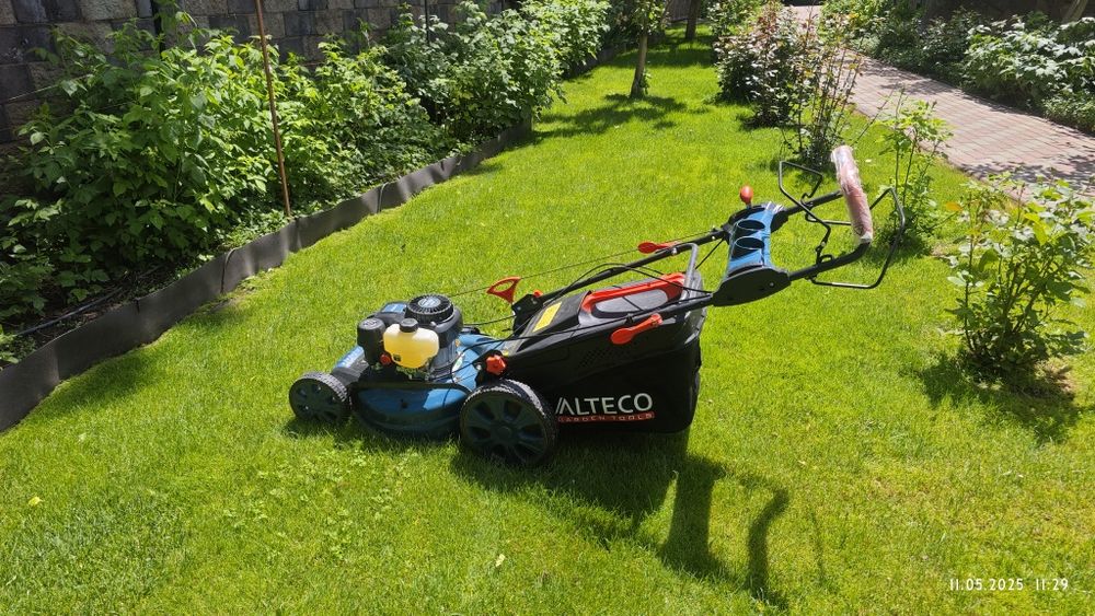 Косилка Свежак. Раз в неделю работала.