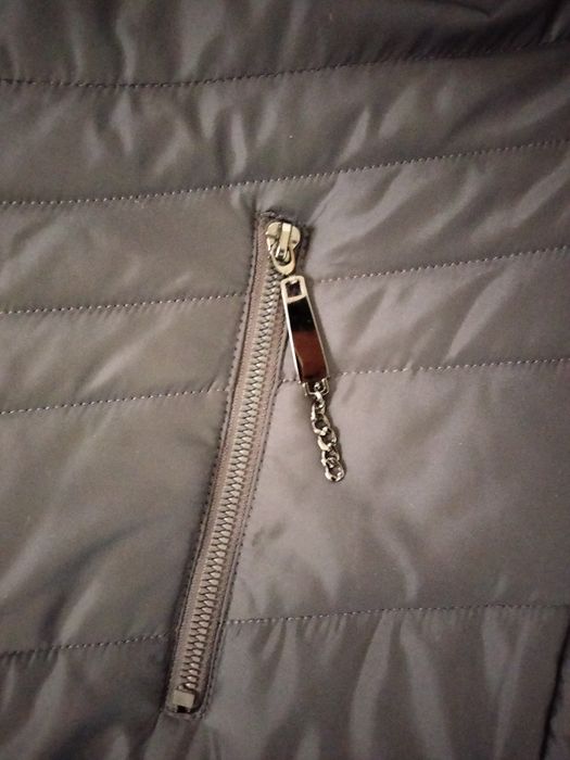 Женский пуховик с капюшоном