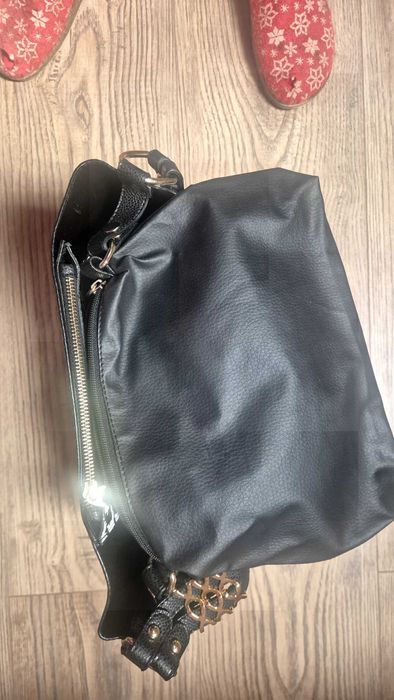 Продавам Чанта Guess #
