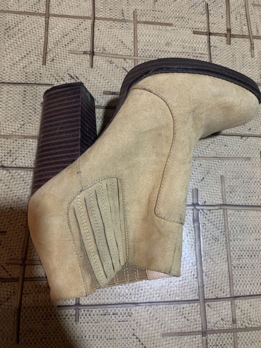 Продам ботинки