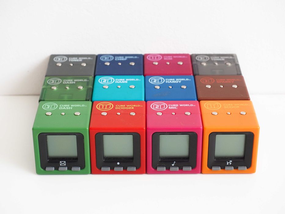 Joc electronic Radica Cube World, prețul este pt 3 bucăți, la alegerea