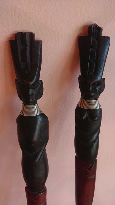 Sabie sculptata lemn Abanos