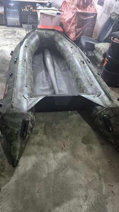 Лодка Роял марин 3700