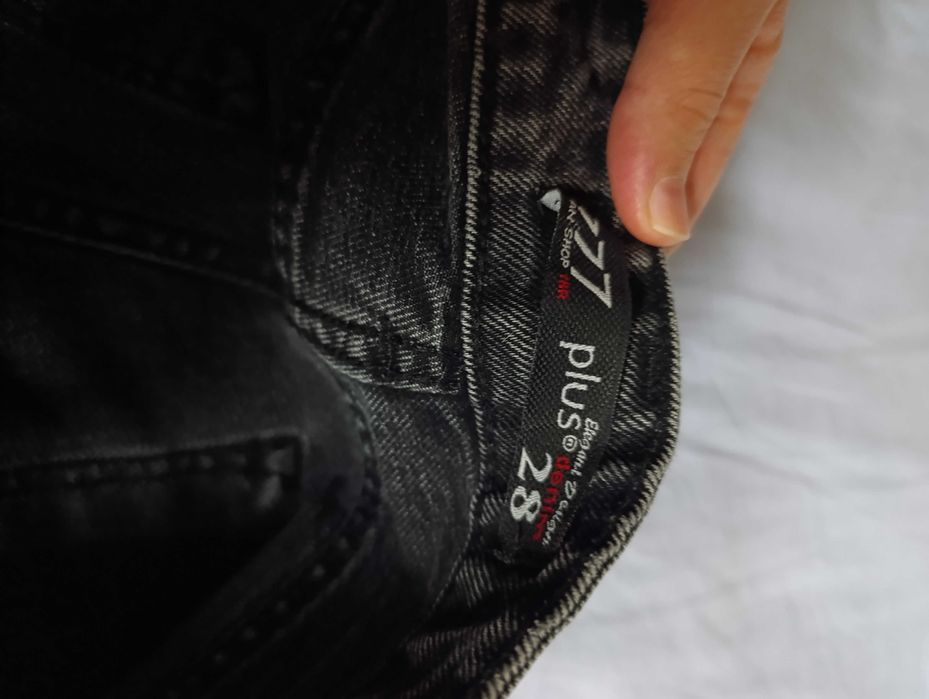 Продам б/у джинцы женские турецкие размер 28. Цена 120000 сум