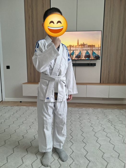 Продам кимоно для каратэ