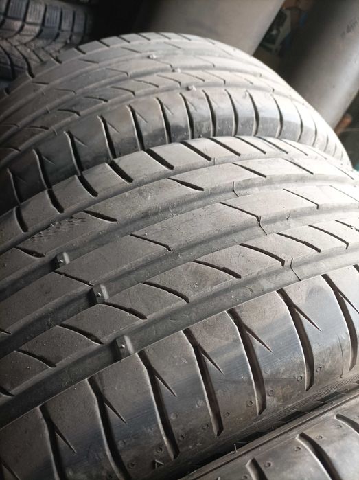 Продавам 2 летни гуми 225/55ZR17 -40 лв/бр. /20.45 Евро/бр.