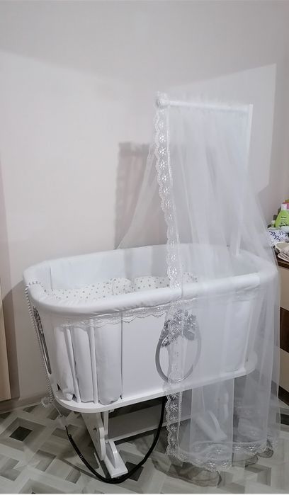 Бебешка кошара с електронно управление