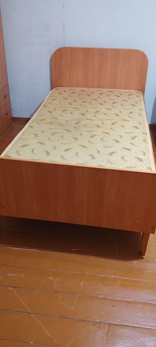 Продам кровать,, полуторка
