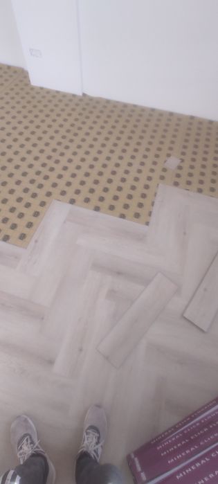 Montaj uși și parchet