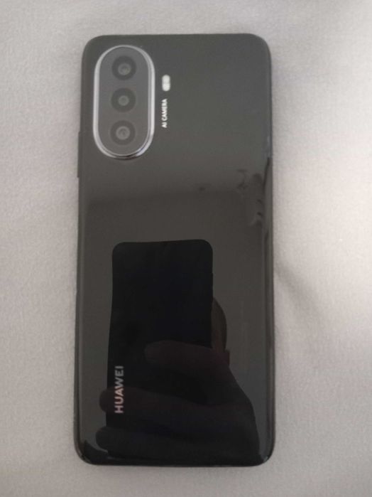 Huawei nova Y70 128GB 4GB RAM Dual-с проблем