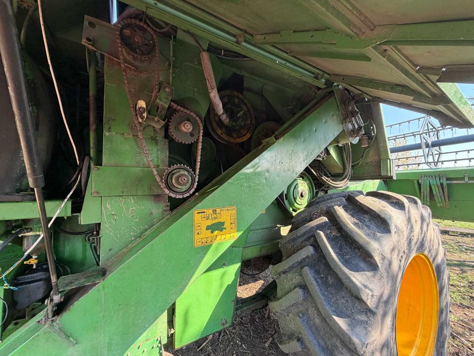 Combina John Deere 2056