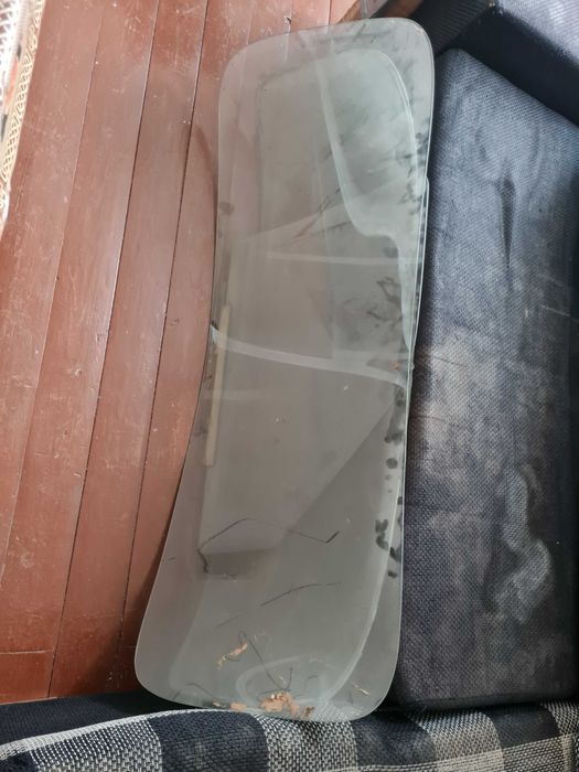 Продавам предно и задно стъкло за  Волга М21