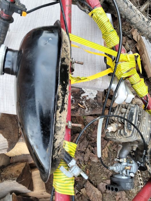 Vând motor de bisa  și tot cu acâseori