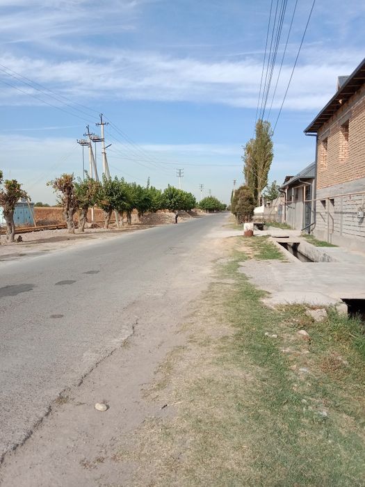 Участок сотилади 8 соток