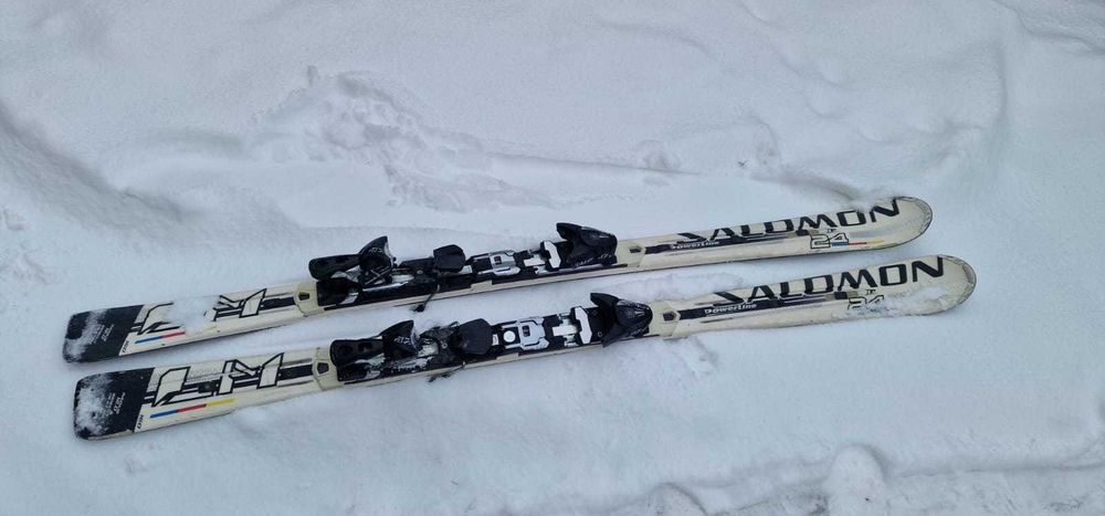 vand clapari Fischer marimea36 si schiuri Salomon in stare buna