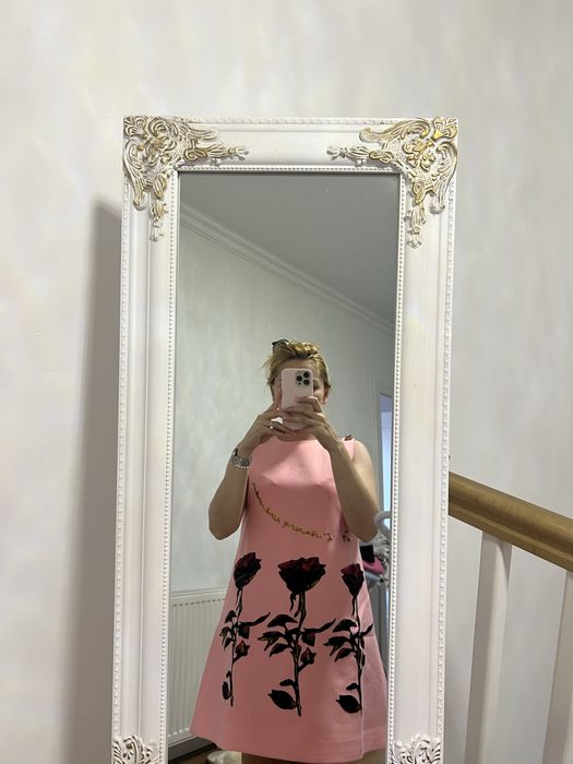 Rochie eleganta cu nasturi bijuterie model dolce gabanna