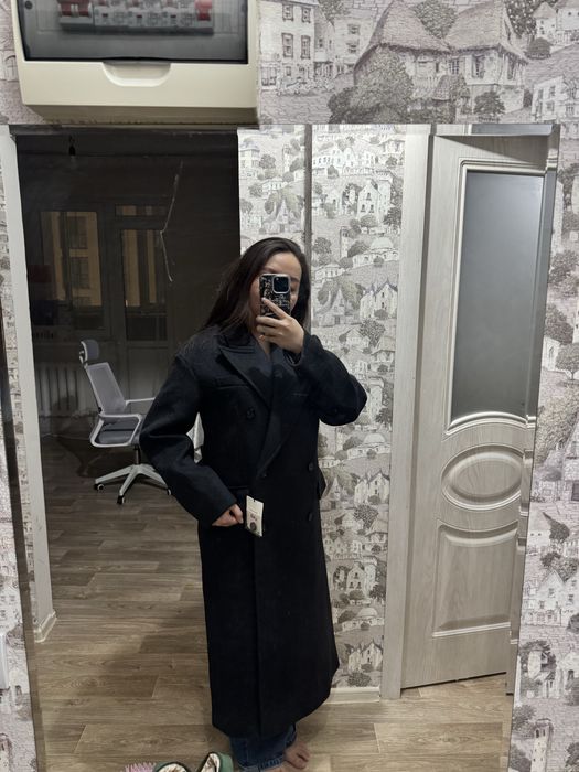 Продам новое шерстяное пальто Lime